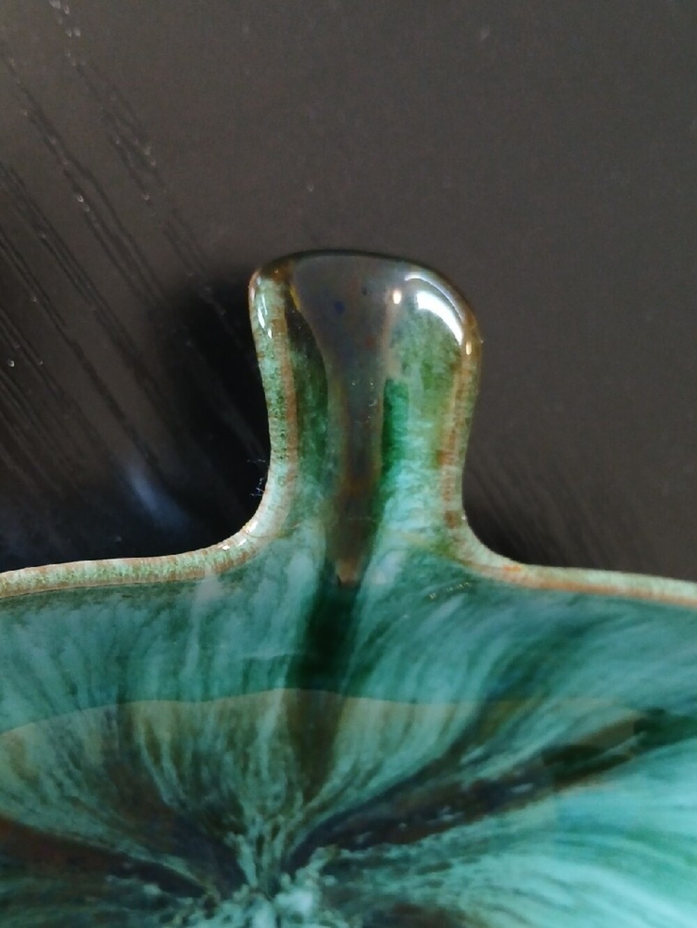 💕Vintage Blue Mountain Pottery Leaf Shaped Dish - Picture 6 of 9